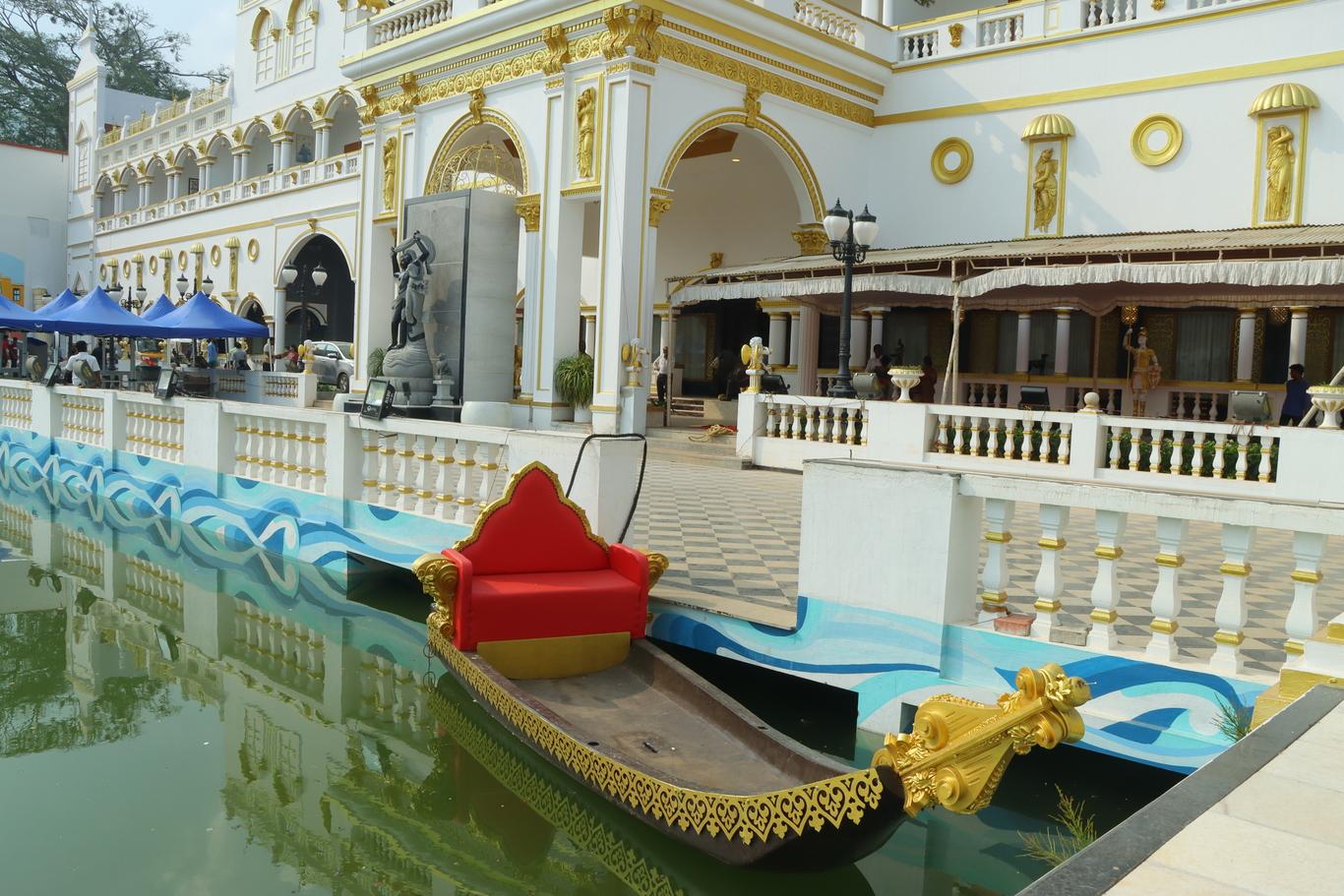 Business Suite - Aesthetic View