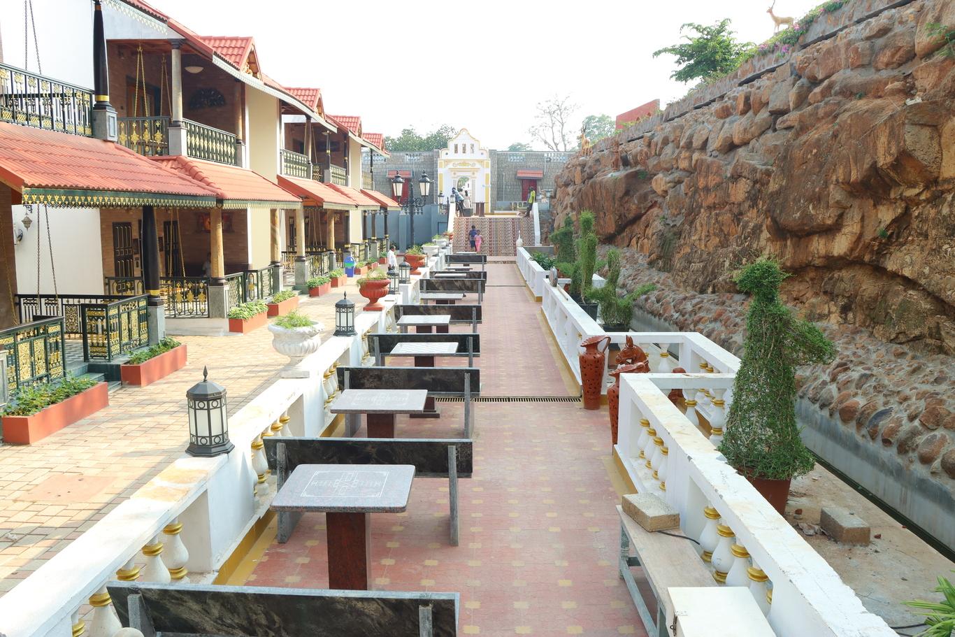 Business Suite - Aesthetic View